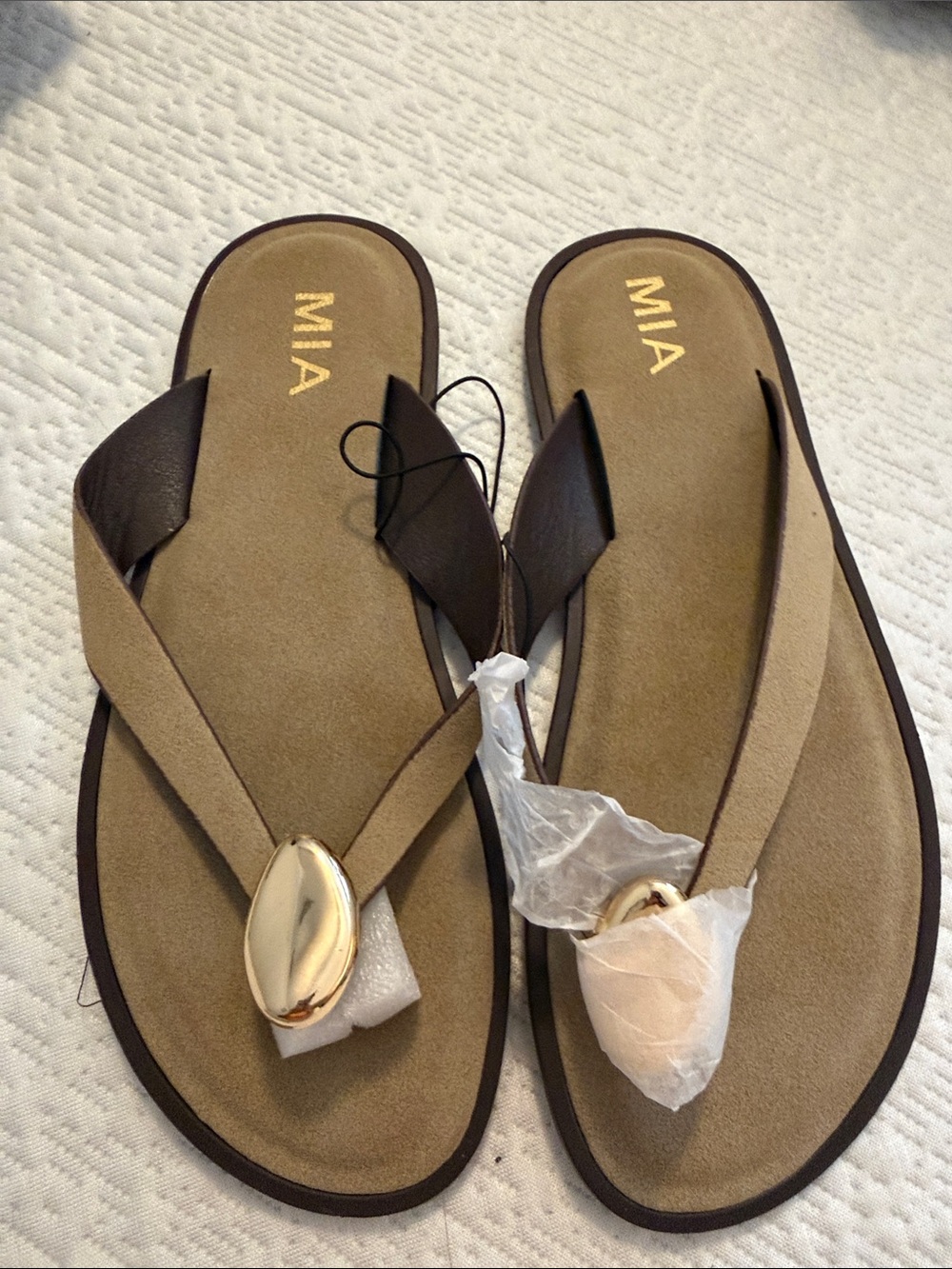MIA Tan and Dark Brown Thong Sandals with Gold Oval Accent Sz 8 NWT